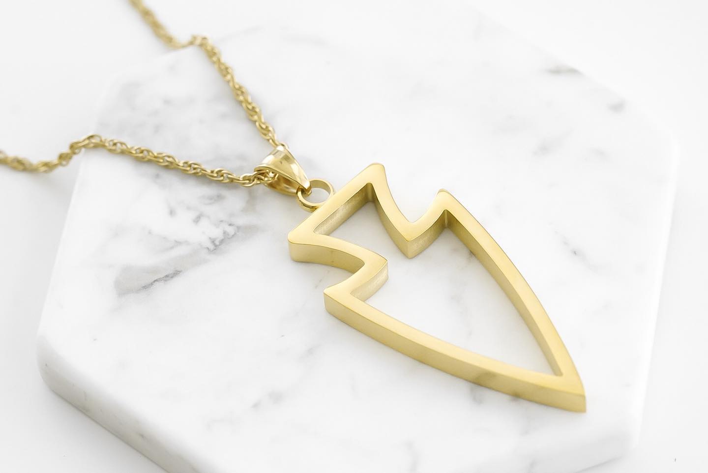 Kinsley Armelle Gold Arrowhead Necklace